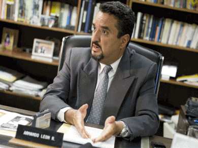 Armando León.